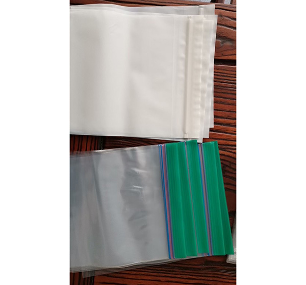 Degradable and reinforced self sealing bags